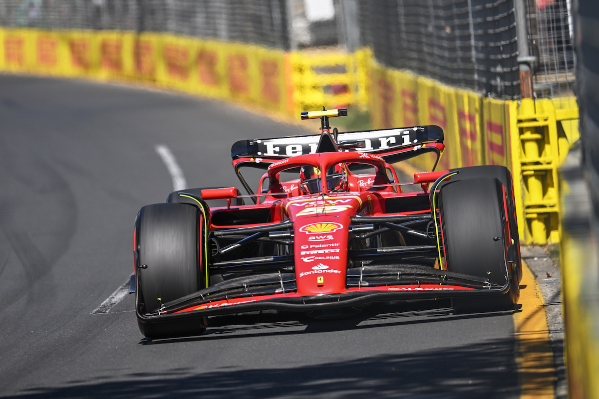 雷诺车队鏖战红牛二队，佩雷兹高光表现