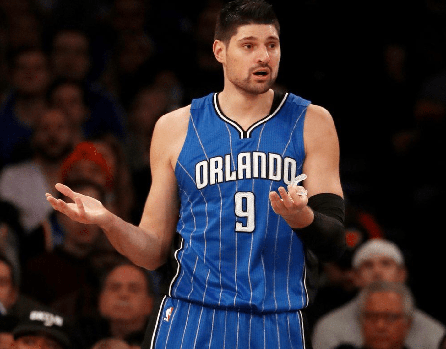 魔术碾压尼克斯，武切维奇高光表现