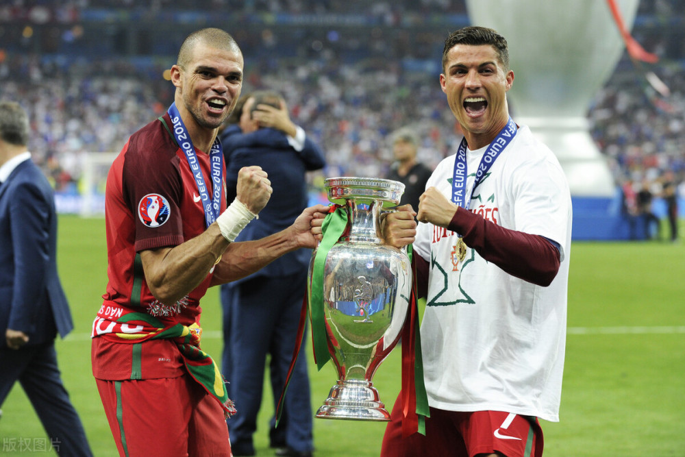 法国队横扫葡萄牙队,马龙状态火热 法国队横扫葡萄牙队,马龙状态火热