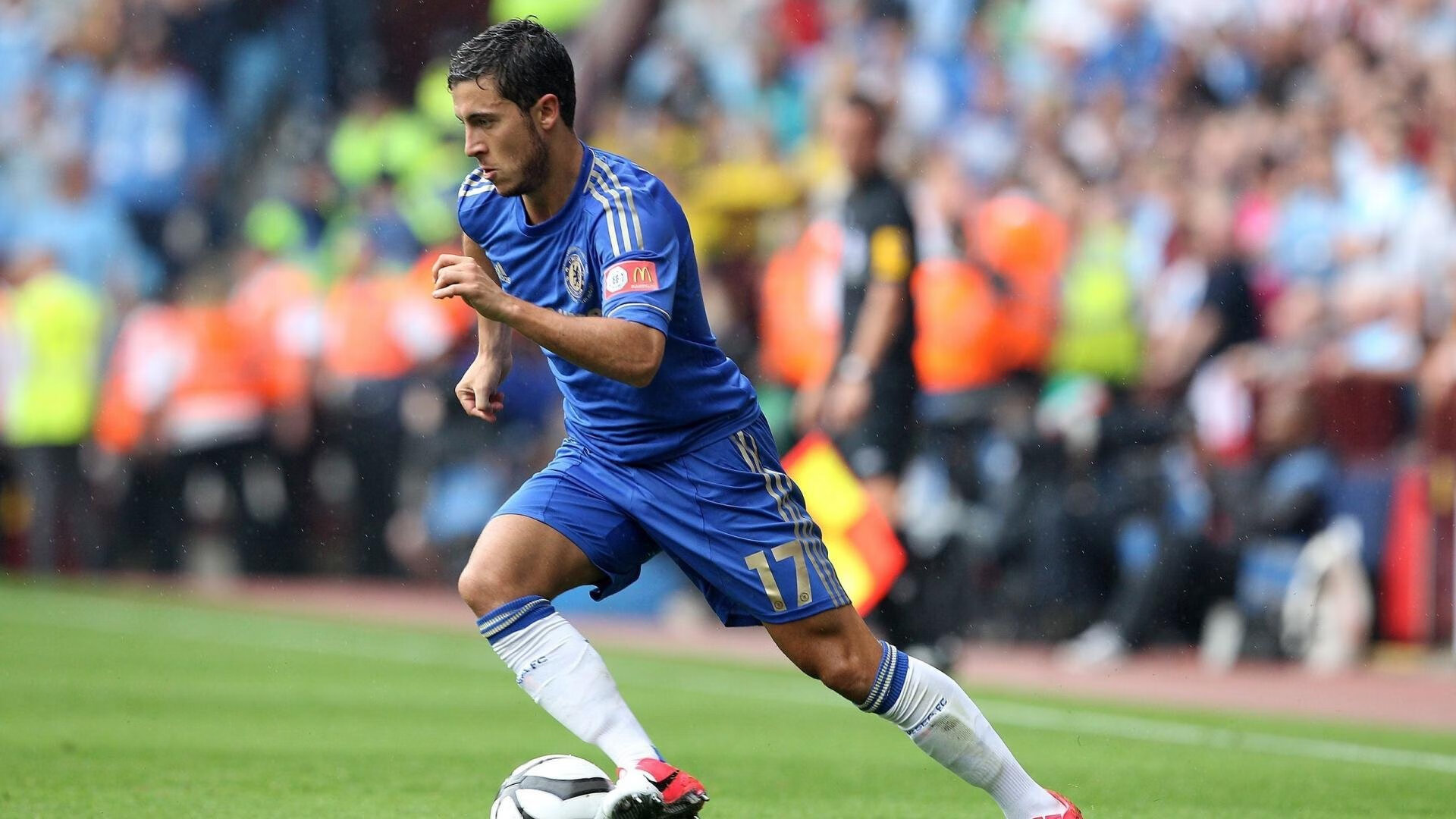 爱游戏娱乐-范弗利特彻底打爆防线，广厦队拿下上海队，当范乔丹不再只是绰号